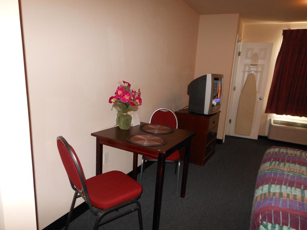Intown Suites Extended Stay Select Hampton Va Cameră foto
