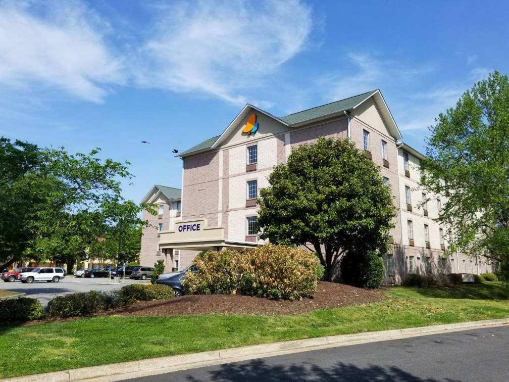 Intown Suites Extended Stay Select Hampton Va Exterior foto