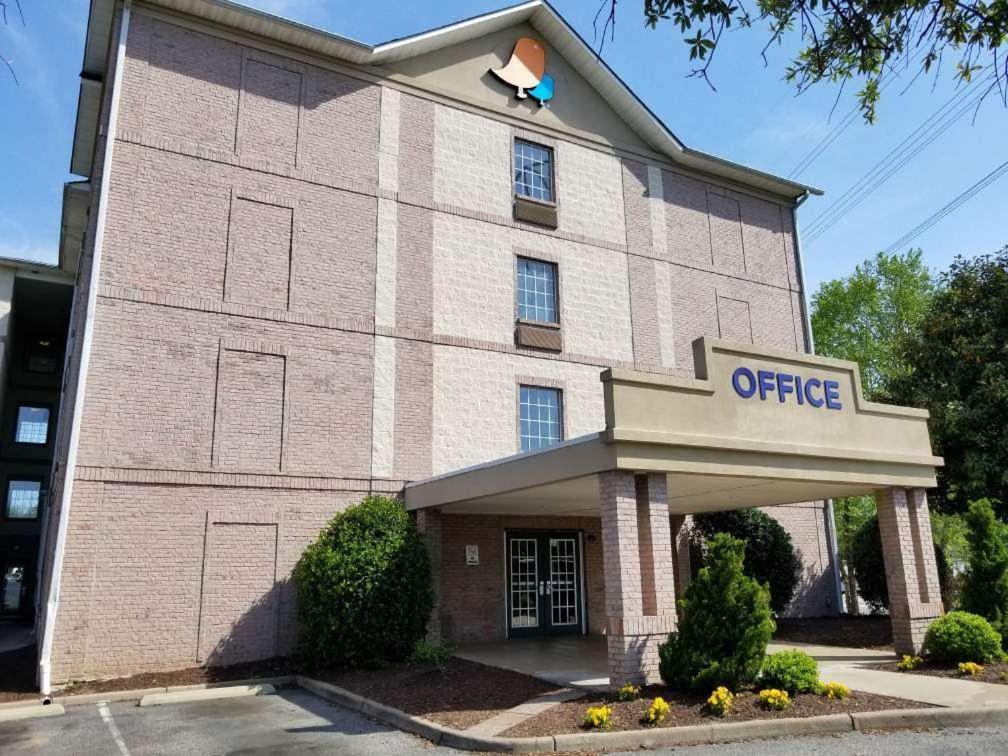 Intown Suites Extended Stay Select Hampton Va Exterior foto